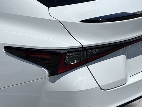 Used 2023 Lexus IS 350 F Sport RWD image 7