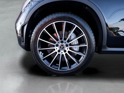 Used 2023 Mercedes-Benz GLC 300 4MATIC Coupe image 16