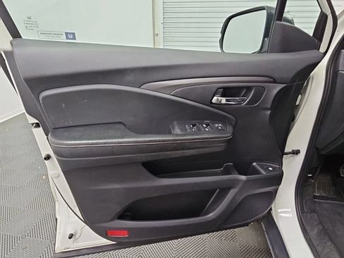 Used 2017 Honda Ridgeline RTL-T image 29