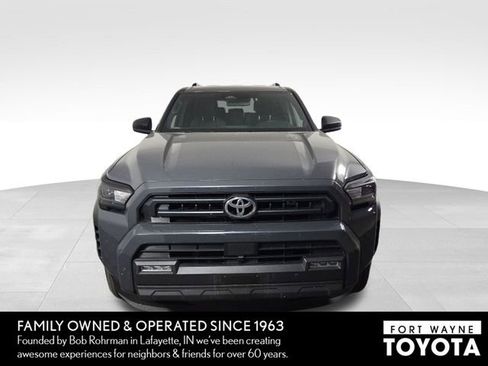 Used 2025 Toyota 4Runner SR5 AWD/4WD image 3