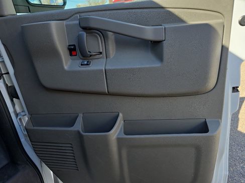 Used 2024 Chevrolet Express 2500 w/ Driver Convenience Package image 23