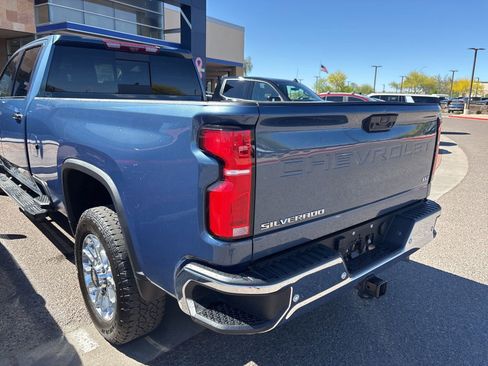 Used 2025 Chevrolet Silverado 2500 LTZ w/ LTZ Premium Package image 7