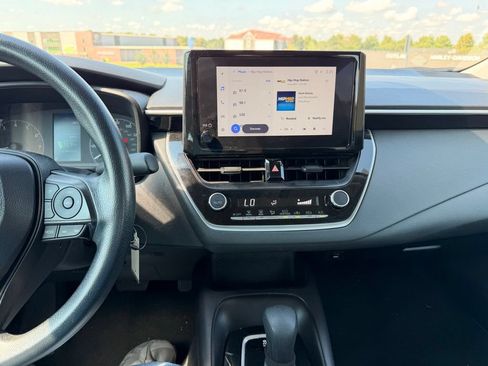 Used 2025 Toyota Corolla LE FWD image 21