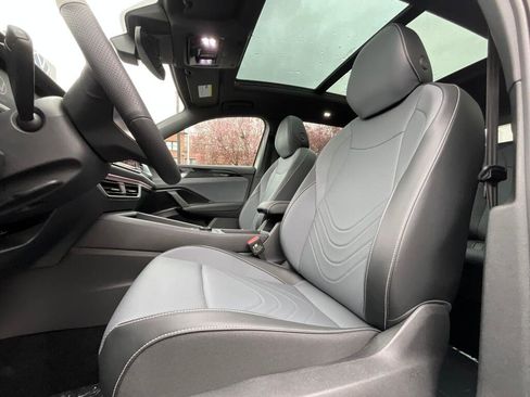 New 2026 Volkswagen Tiguan SE R-Line image 11