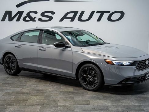 Used 2025 Honda Accord SE image 7