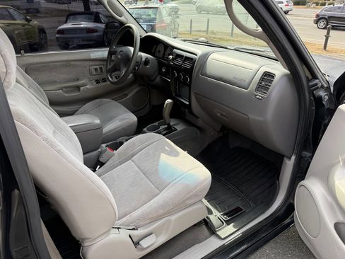 Used 2003 Toyota Tacoma PreRunner image 13