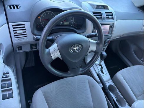 Used 2013 Toyota Corolla LE Special Edition image 2