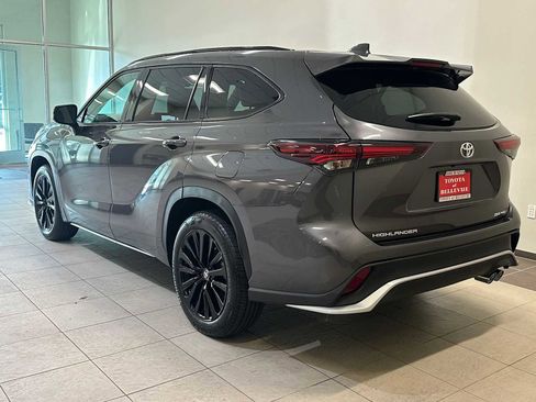 Certified 2024 Toyota Highlander XSE image 4