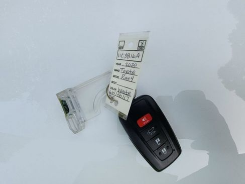 Used 2020 Toyota RAV4 XLE Premium AWD/4WD image 33