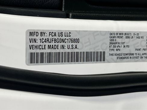 Used 2022 Jeep Grand Cherokee Limited image 31