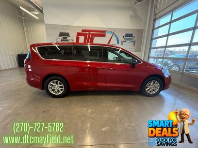 New 2026 Chrysler Pacifica Select