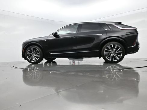 Used 2026 Cadillac Lyriq Signature Luxury AWD/4WD image 46