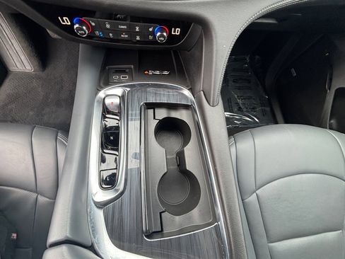 Used 2024 Buick Enclave Premium image 8