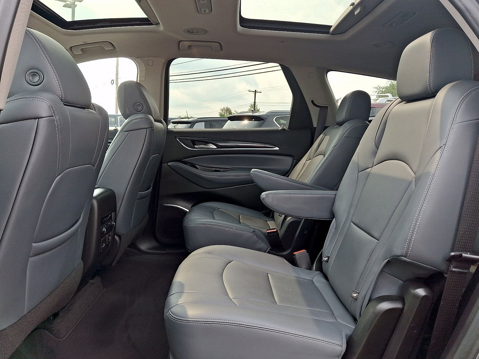 Used 2020 Buick Enclave Essence w/ Sound and Sites Package FWD image 12