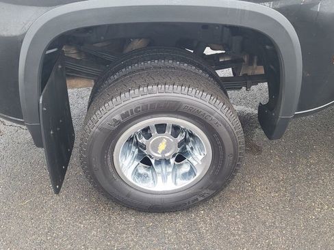 Used 2024 Chevrolet Silverado 3500 LT w/ Convenience Package image 13