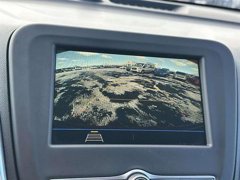 Used 2019 Chevrolet Equinox LT w/ Driver Convenience Package image 19