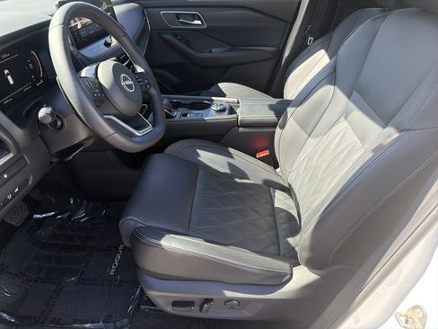 Used 2024 Nissan Rogue Platinum AWD/4WD image 12