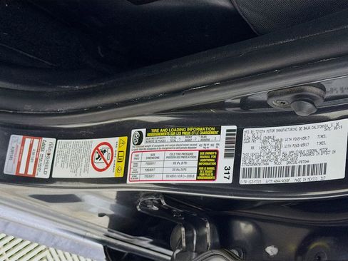 Used 2019 Toyota Tacoma TRD Sport image 32