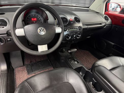 Used 2008 Volkswagen Beetle S image 16