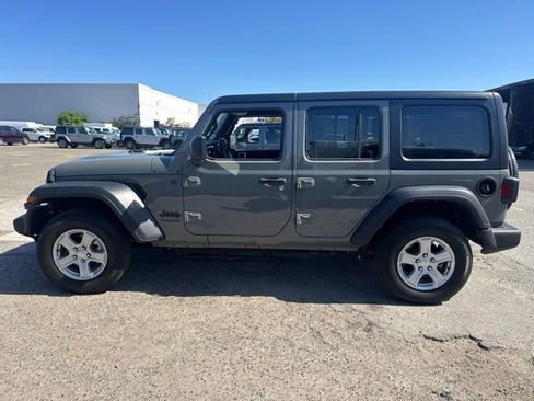 Used 2022 Jeep Wrangler Unlimited Sport AWD/4WD image 8