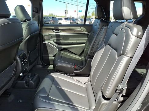 New 2026 Jeep Grand Cherokee L Limited AWD/4WD image 10