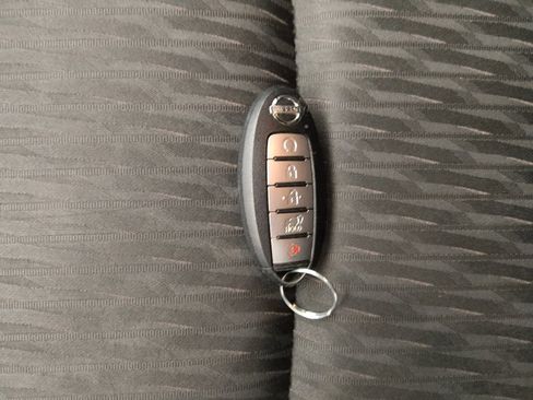 Used 2020 Nissan Rogue SV image 32