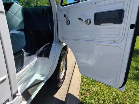 Used 1995 Chevrolet G20 RWD image 20