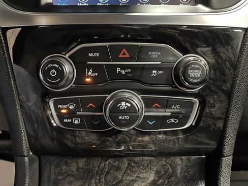 Used 2019 Chrysler 300 Limited w/ Safetytec Plus Group image 43