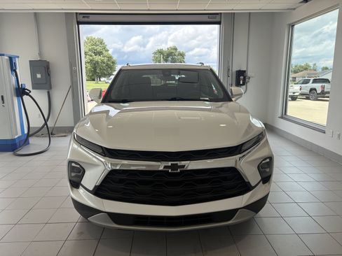 Used 2023 Chevrolet Blazer LT w/ Convenience Package FWD image 5