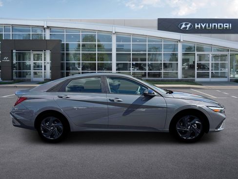 New 2026 Hyundai Elantra Sport image 9