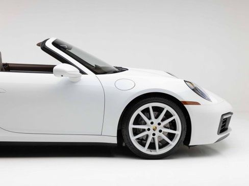 Used 2024 Porsche 911 Carrera image 40