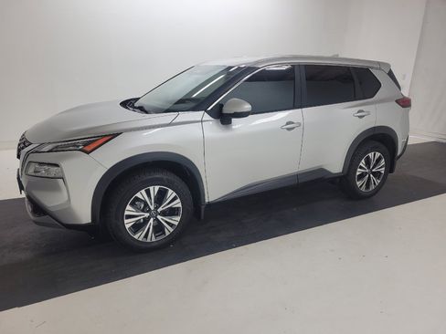 Used 2023 Nissan Rogue SV AWD/4WD image 2
