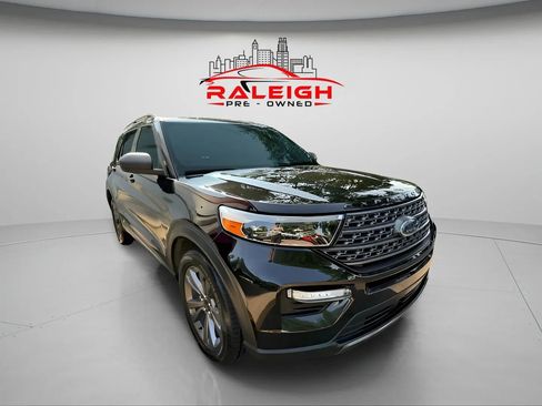 Used 2021 Ford Explorer XLT w/ Equipment Group 202A image 7