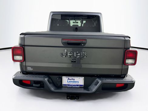 Used 2022 Jeep Gladiator Sport image 6