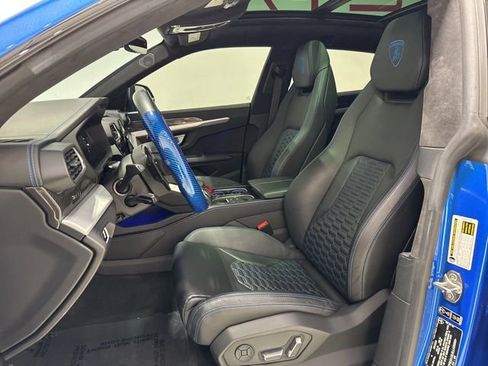 Used 2020 Lamborghini Urus image 22