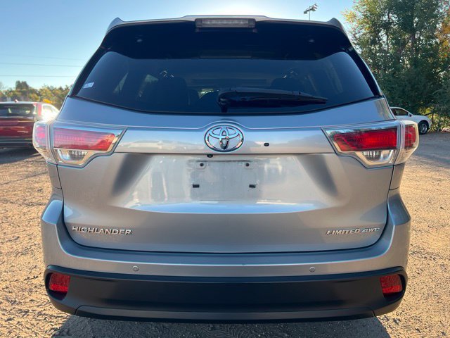 Used 2016 Toyota Highlander Limited AWD/4WD image 4