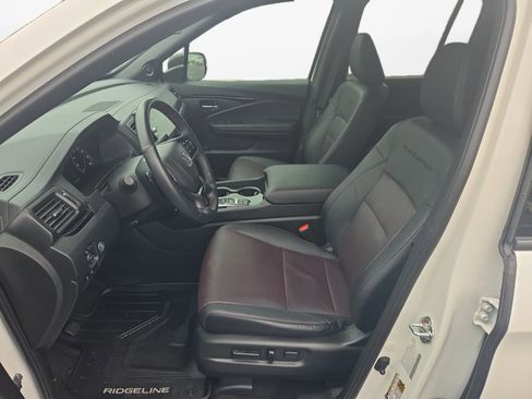 Certified 2024 Honda Ridgeline Black Edition image 9