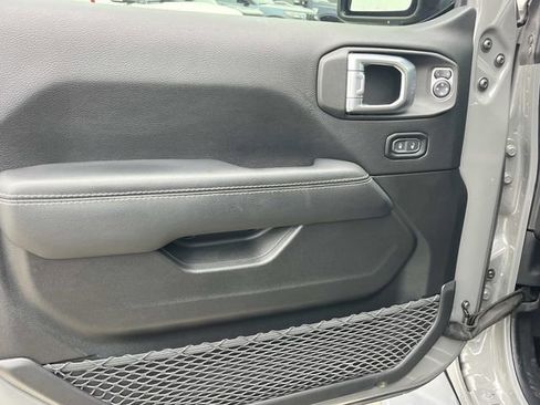 Used 2021 Jeep Gladiator Overland w/ Popular Equipment Package image 31