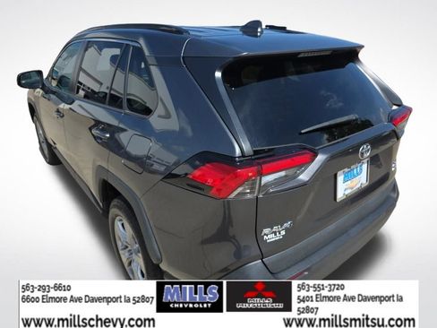 Used 2020 Toyota RAV4 XLE AWD/4WD image 3