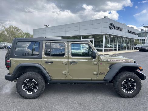 Used 2025 Jeep Wrangler Unlimited Rubicon image 6