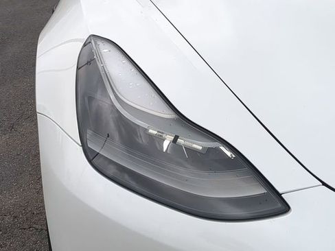 Used 2022 Tesla Model 3 Performance image 10