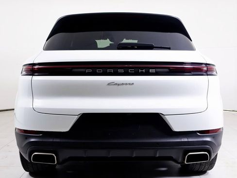 Certified 2025 Porsche Cayenne image 28