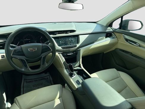 Used 2018 Cadillac XT5 Luxury w/ Driver Awareness Package AWD/4WD image 24