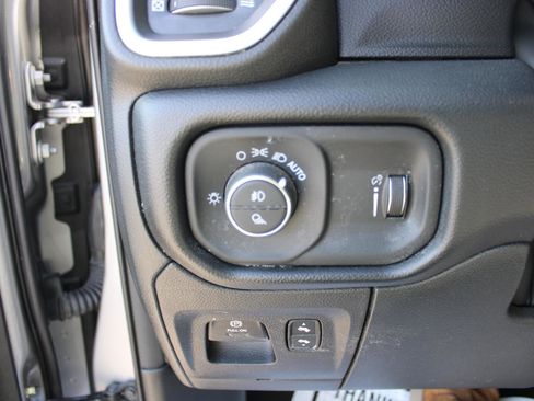 Certified 2022 RAM 1500 Big Horn image 14