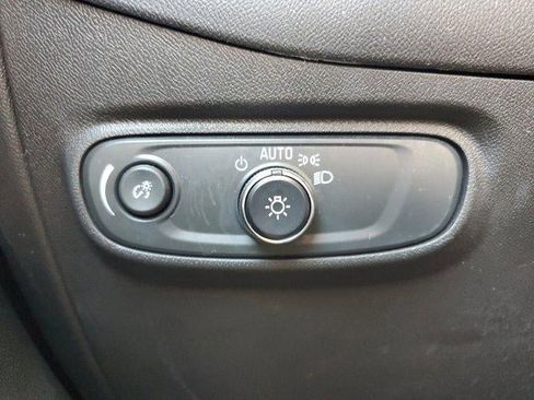 Used 2023 Chevrolet Equinox LT image 27