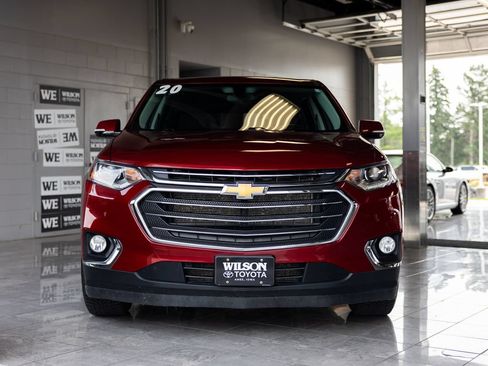Used 2020 Chevrolet Traverse LT FWD image 3