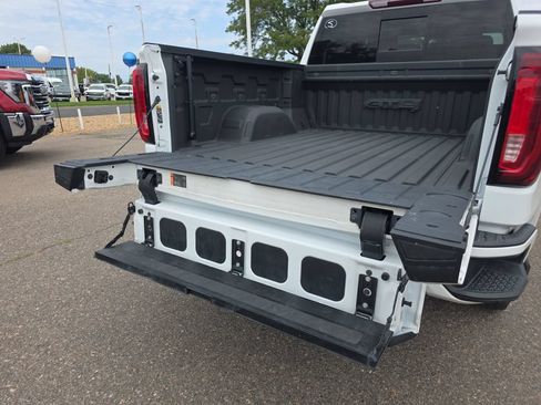 Used 2022 GMC Sierra 1500 AT4 w/ AT4 Preferred Package AWD/4WD image 19