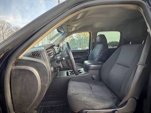 Used 2012 Chevrolet Silverado 2500 LT w/ Interior Plus Package RWD image 13