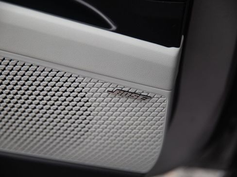 Used 2025 Hyundai Elantra Limited image 17