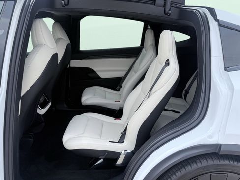 Used 2023 Tesla Model X AWD/4WD image 39